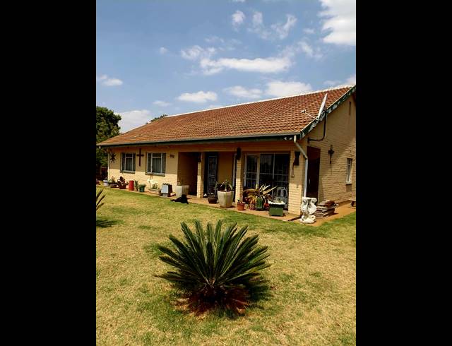 3 BEDROOM HOUSE FOR SALE IN STRUBENVALE